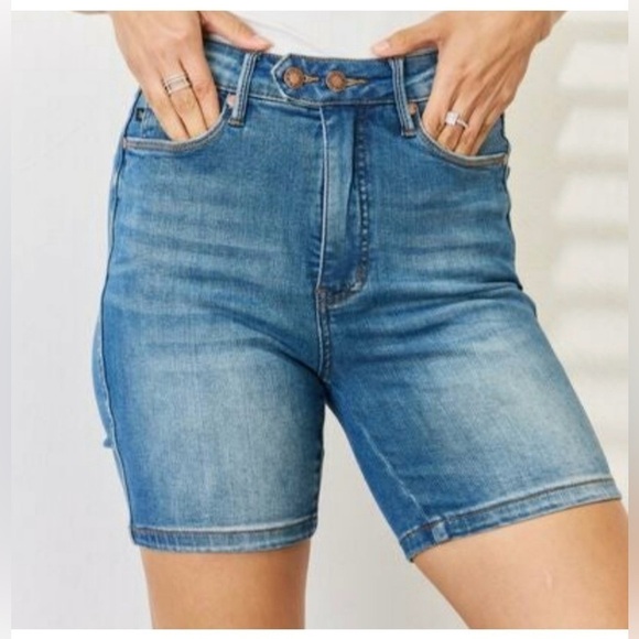 NWT Judy Blue JB150269 High Waist Hey There Tummy Control Denim Bermuda Shorts - Picture 1 of 13